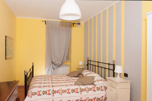 1 queen bed, 2 twin beds
