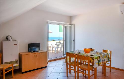  Stunning apartment in Campofilone with WiFi and 2 Bedrooms in Campofilone