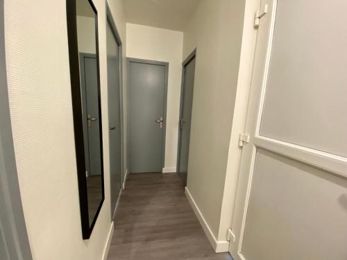 Appartement T4 place voltaire - 016