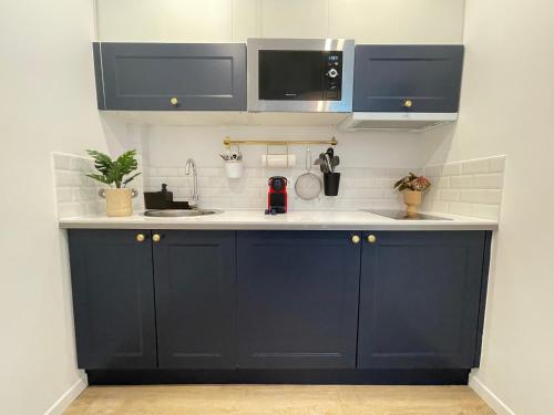 One-Bedroom Apartment image 10
