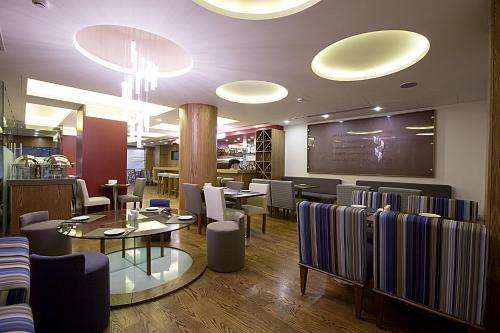 Ресторан, The J Hotel and Spa in Бейрут