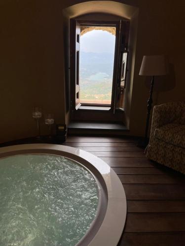 Castello di Rocca Cilento Room Type - Queen Suite with Spa Bath