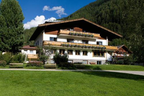 Ferienhaus Alpina in Kals am Großglockner, Österreich