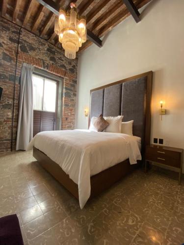 381395506 Milo Collection Hotel