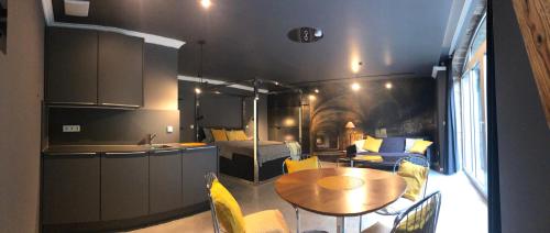 Lovely 1-bedroom condo with patio/ free parking lot in Venlo
