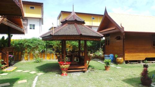 Photo - Golden Teak Resort Baan Sapparot