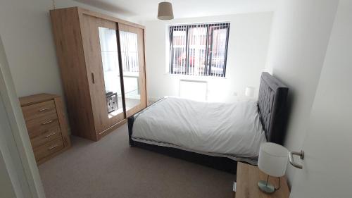 1 Bedroom Jewellery Quarter Apartment, Birmingham (zdjęcie 10)