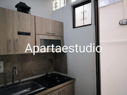 Kitchen, Comodos y acogedores Apartaestudios - Manizales in Atardeceres
