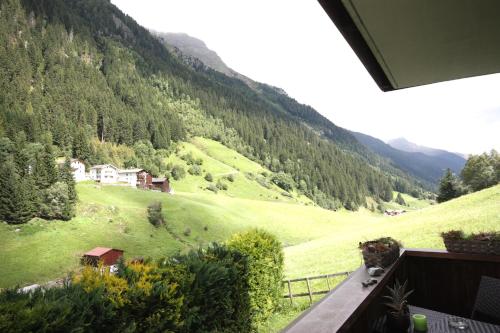 ระเบียง/ชานเรือน, Hirschstube in แพลต