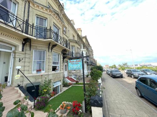 Bon-Ami, Lowestoft