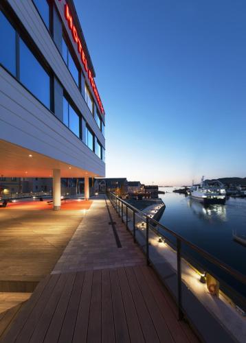 Thon Hotel Fosnavåg - image 4