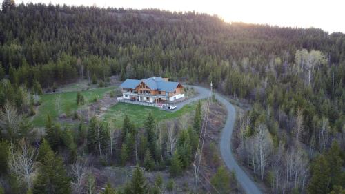 Viesnīcas āriene, Little Black Bear Lodge/B&B in Bridge Lake (BC)