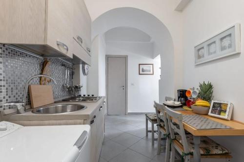 Trastevere rome's heart charming & cozy appartment, Rom (Foto 9)