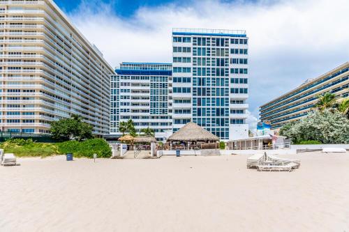 Ocean Beach Condo 3BR On the Sand 811 in Fort Lauderdale, USA