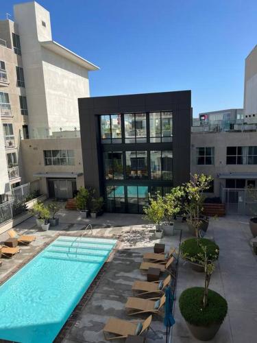 NEW 1 BD BR LUX West Hollywood: Pool/Parking/Gym