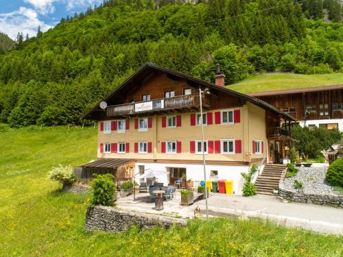 Gästehaus Walch I - Apartment - Langen am Arlberg