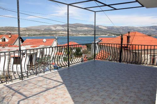Apartments by the sea Mastrinka Ciovo - 4836 - image 11