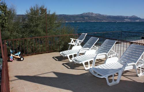 Family friendly seaside apartments Arbanija Ciovo - 5220 - image 13