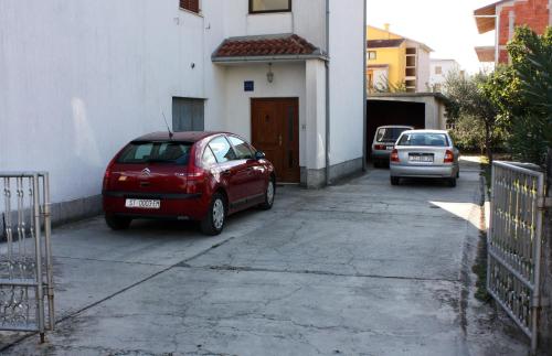 Apartments with a parking space Kastel Stafilic Kastela - 5219 - image 7