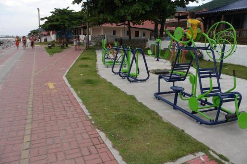 Játszótér, Apartmento 50 metros Praia da Armacao - Floripa!!! 35 in Armacao