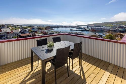 Downtown - Retro Decor - Stunning Views - Terrace, Tórshavn (fotografie 3)