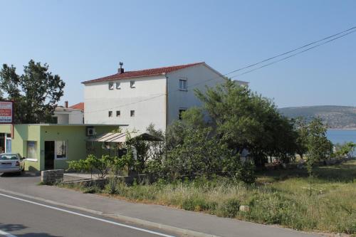  Apartments by the sea Seline, Paklenica - 6528 in Seline