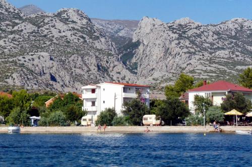 Apartments and rooms by the sea Seline, Paklenica - 6440 - Chambre d'hôtes - Starigrad-Paklenica