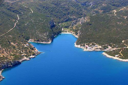 Apartments by the sea Cove Pokrivenik, Hvar - 8673