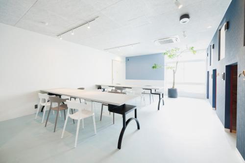 Business center, the circle apartment in Shima