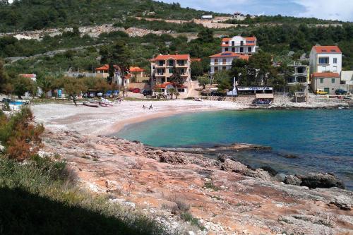 Apartments by the sea Milna Hvar - 8795 - image 2