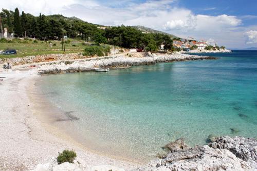 Apartments by the sea Milna Hvar - 8795 - image 3