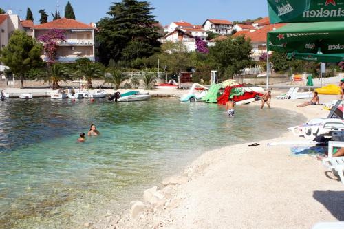 Family friendly apartments with a swimming pool Okrug Gornji Ciovo - 12377 - main image