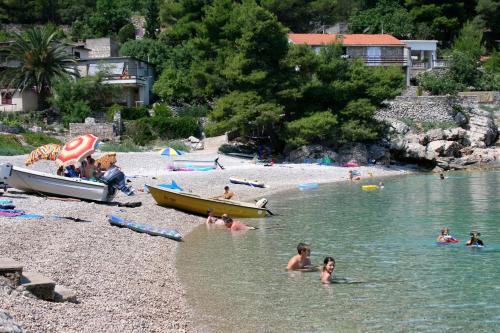 Secluded fisherman's cottage Cove Smokvina Hvar - 13608 - image 4