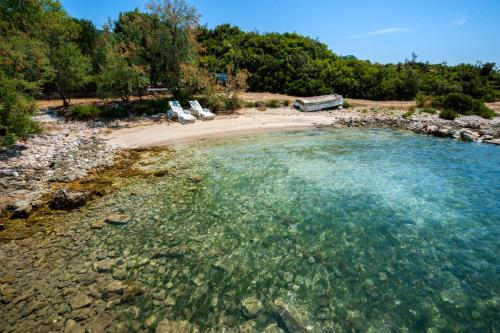 pludmale, Secluded fisherman's cottage Cove Zuborovica, Pasman - 322 in Pasman