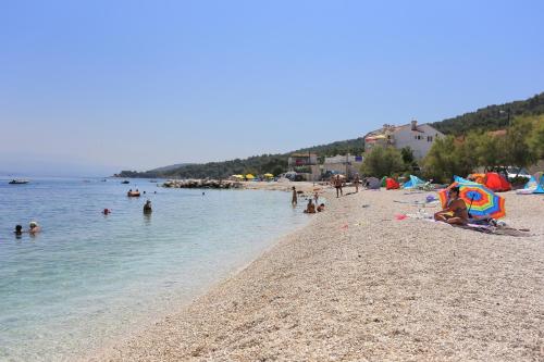 Apartments by the sea Slatine Ciovo - 1128 - image 5