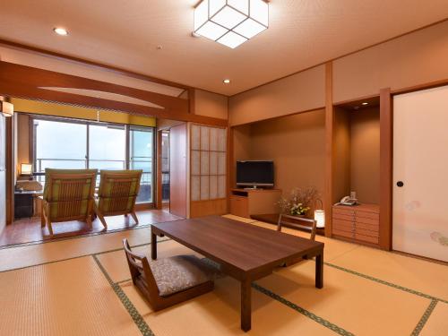 Japanese-Style Quadruple Room