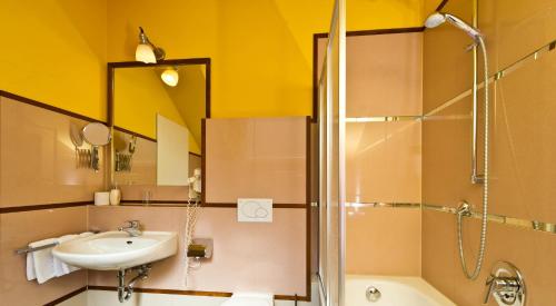 Hotel Monpti - main image