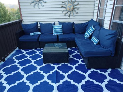 Huge Ruidoso Retreat with Game Room, Pool, 2 Balconies, 2 Kitchens - Sleeps 17! Huge Ruidoso Retreat with Game Room, Pool, 2 Balconies, 2 Kitchens - Sleeps 17!