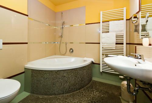 Hotel Monpti - image 2