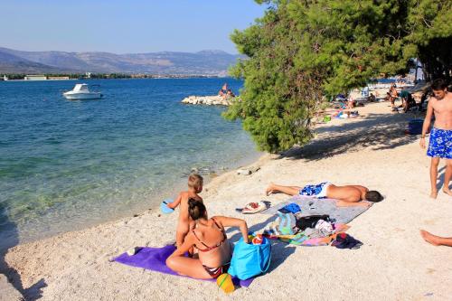 Apartments by the sea Arbanija, Ciovo - 16117