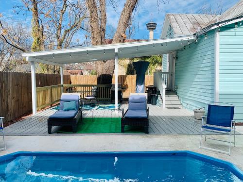 Historic home with heated Mini Pool walking distance to downtown San Antonio! near The Guenther House Museum