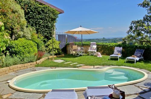  Villa Carlotta con piscina in Lari