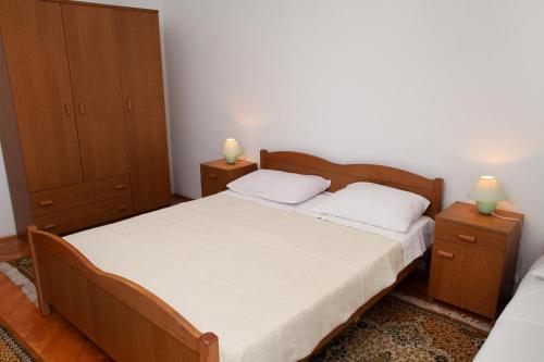 Apartment Vinisce 4892b - image 10