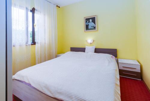 Apartment Barbat 4977a - image 2