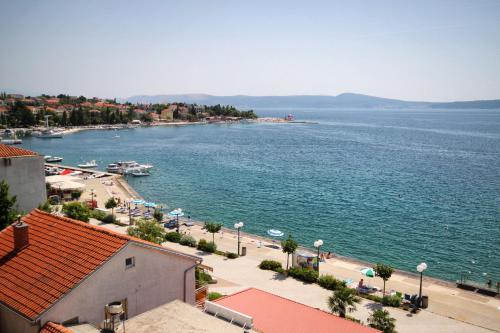 Two-Bedroom Apartment with Terrace and Sea View image 4