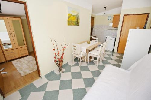 Apartment Maslenica 6572c - image 11