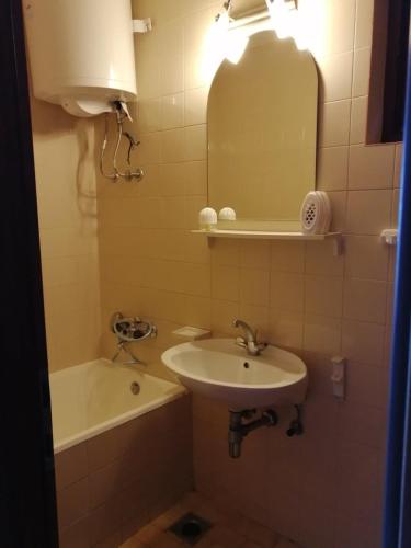 Apartment Podgora 6705b - image 11
