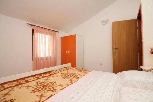 Apartment Starigrad 6585a - image 2