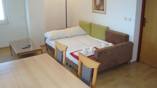 Apartment Gradac 6819a - image 6