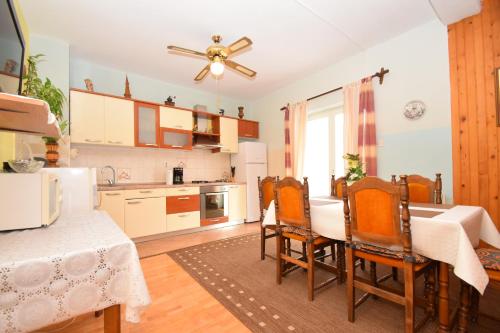 Apartment Starigrad 6594a - image 12
